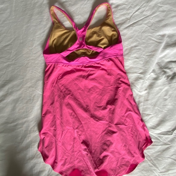 LuLu Lemon flowy yoga top - Picture 3 of 6